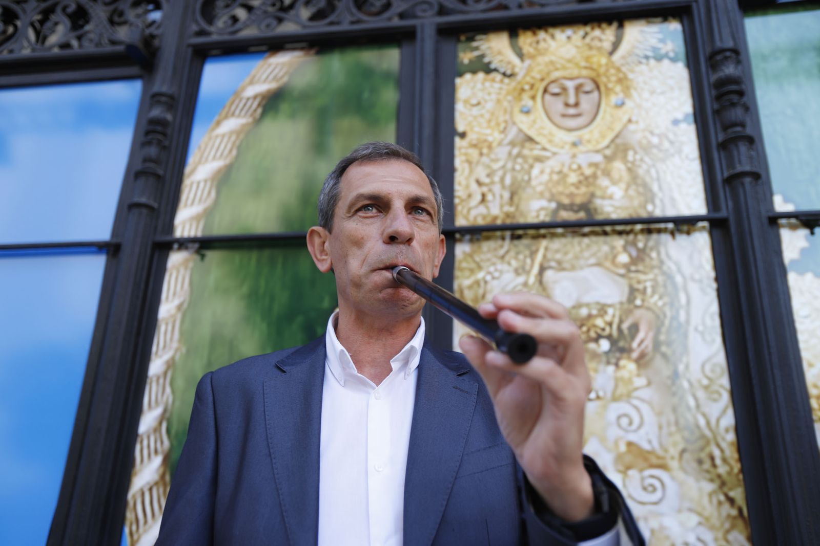 Imágenes de la inauguración de la exposición Regina Roris en la sala de la Fundación Cajasol 'El Comercial'