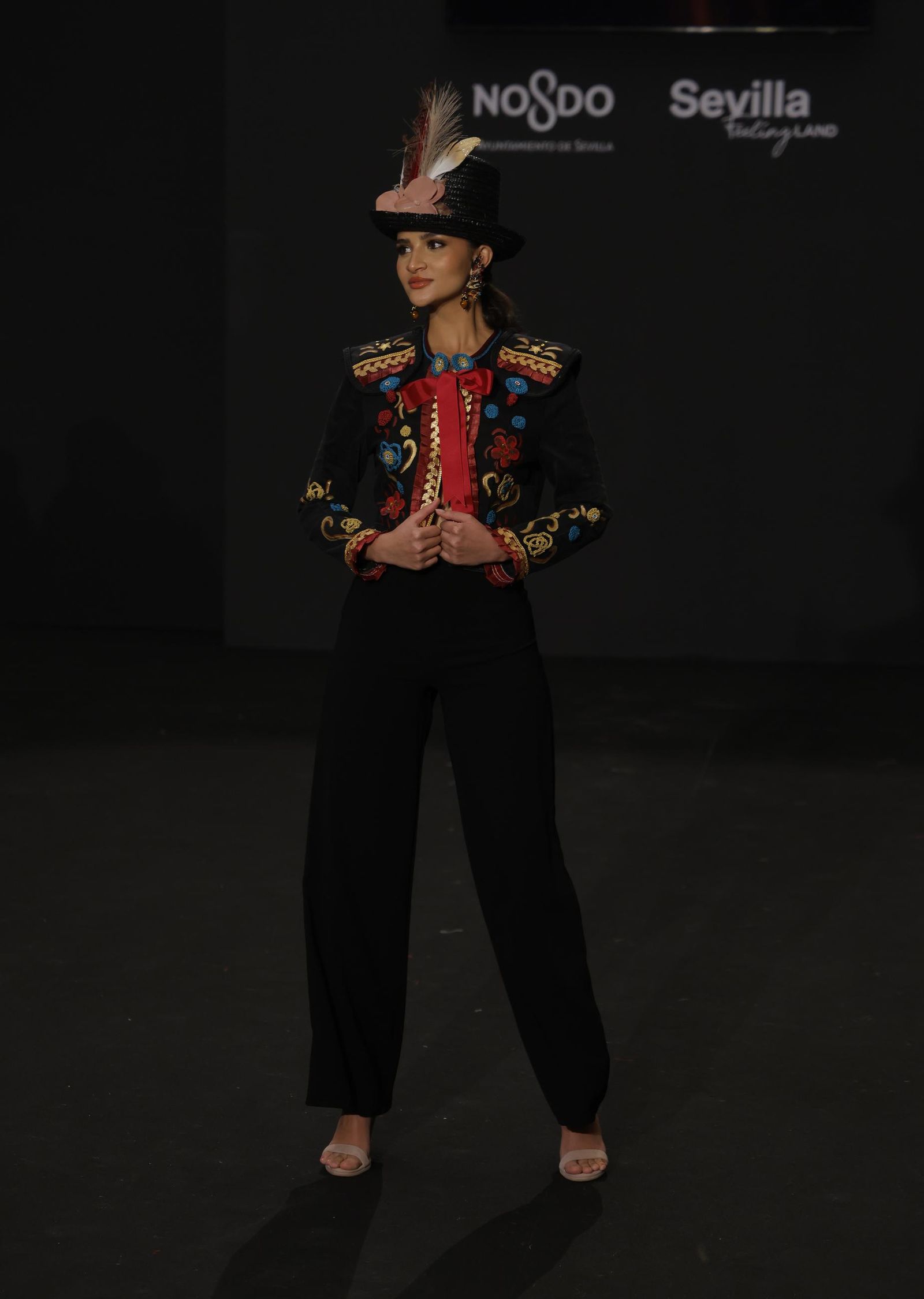 Emprende Lunares, el desfile de moda flamenca de Marga FBI, que anticipa la Feria de Abril: todas las fotos.