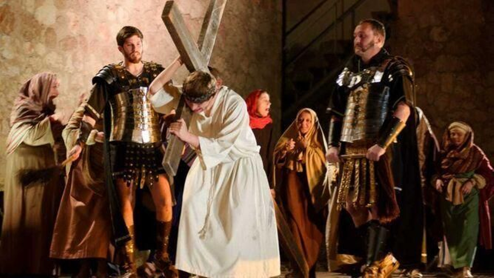 Imagen del cartel de 'La Pasión Nazarena' 2022 en el Teatro Romano de Itálica.