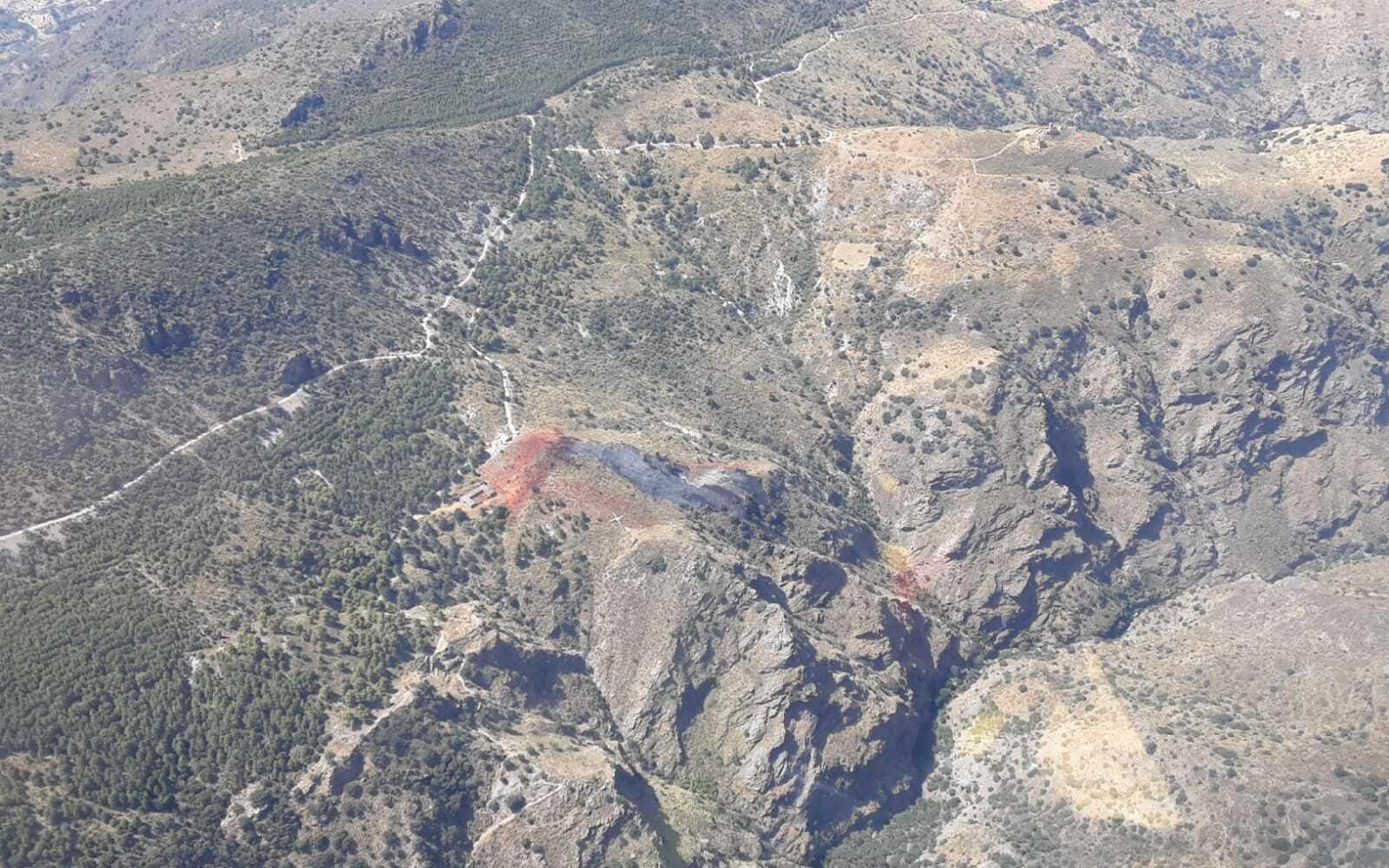 Aspecto de la zona del incendio de Mecina-Fondales una vez controlado