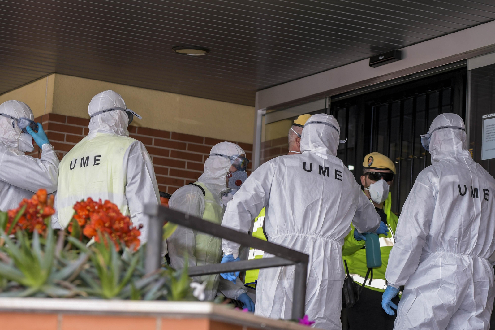 Una treintena de efectivos de la UME continúan con las tareas de desinfección y control en Granada