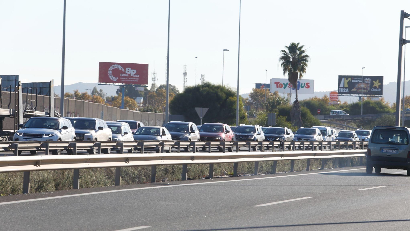 Una colisión múltiple en la A-7 a la altura de Guadacorte colapsó el tráfico del Campo de Gibraltar con colas de varios kilómetros el pasado miércoles.