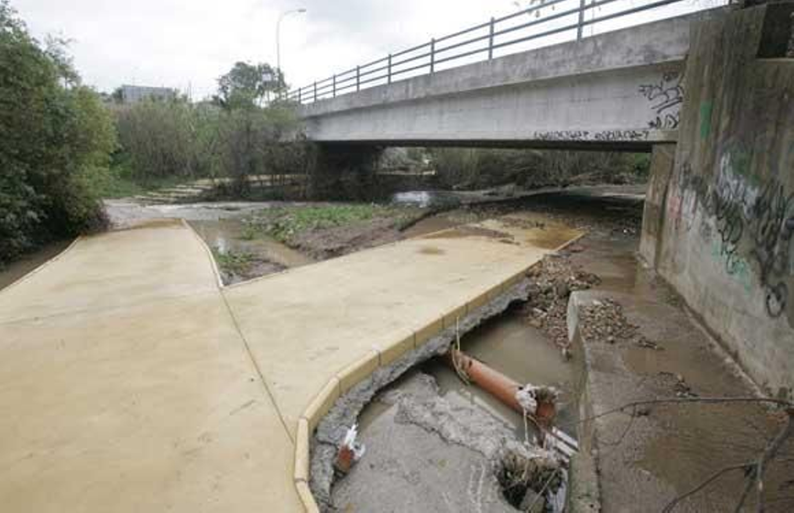 Las fuertes lluvias provocaron numerosas incidencias y un reguero de daños en muchas poblaciones de la comarca

Foto: Fotos Vanessa Perez-Erasmo Fenoy