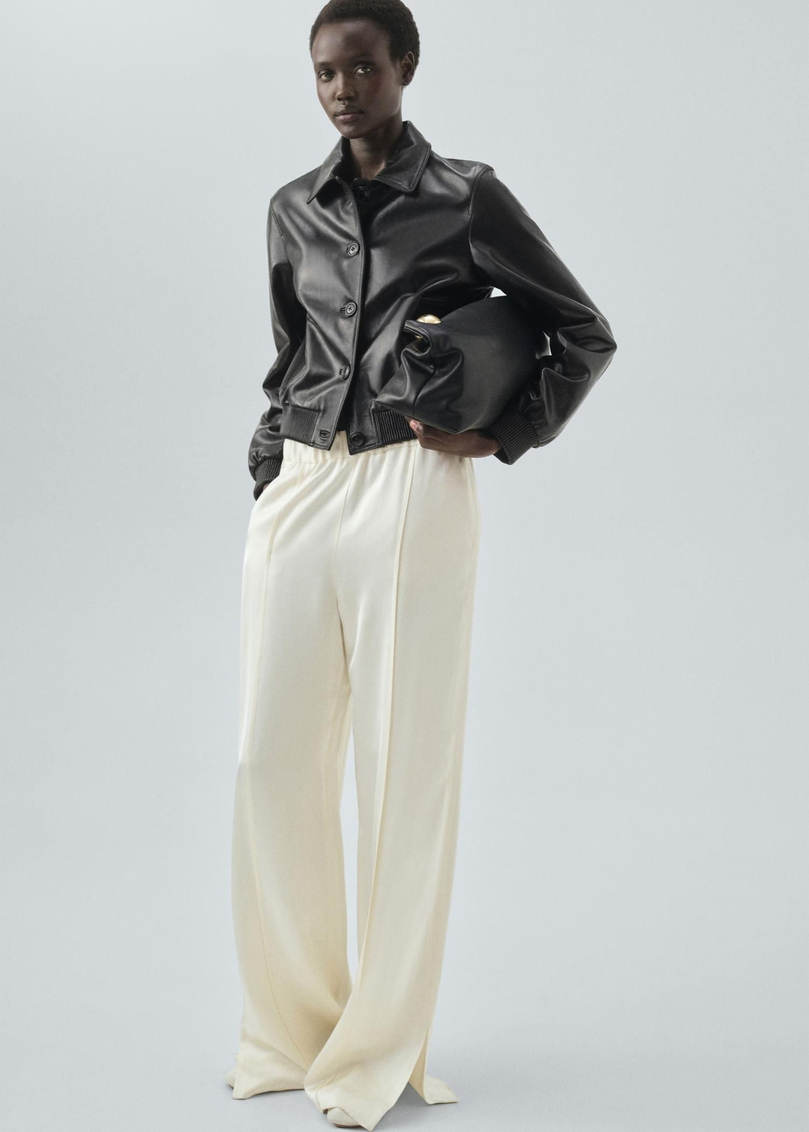 Chaqueta de piel en color negro