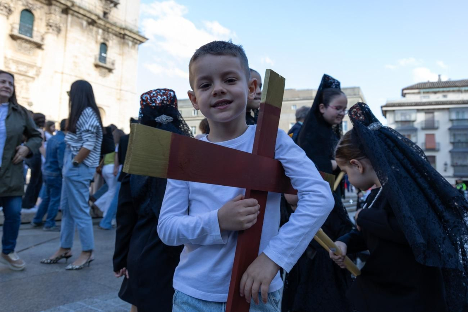 Procesiones infantiles y cruces del 2 de mayo
