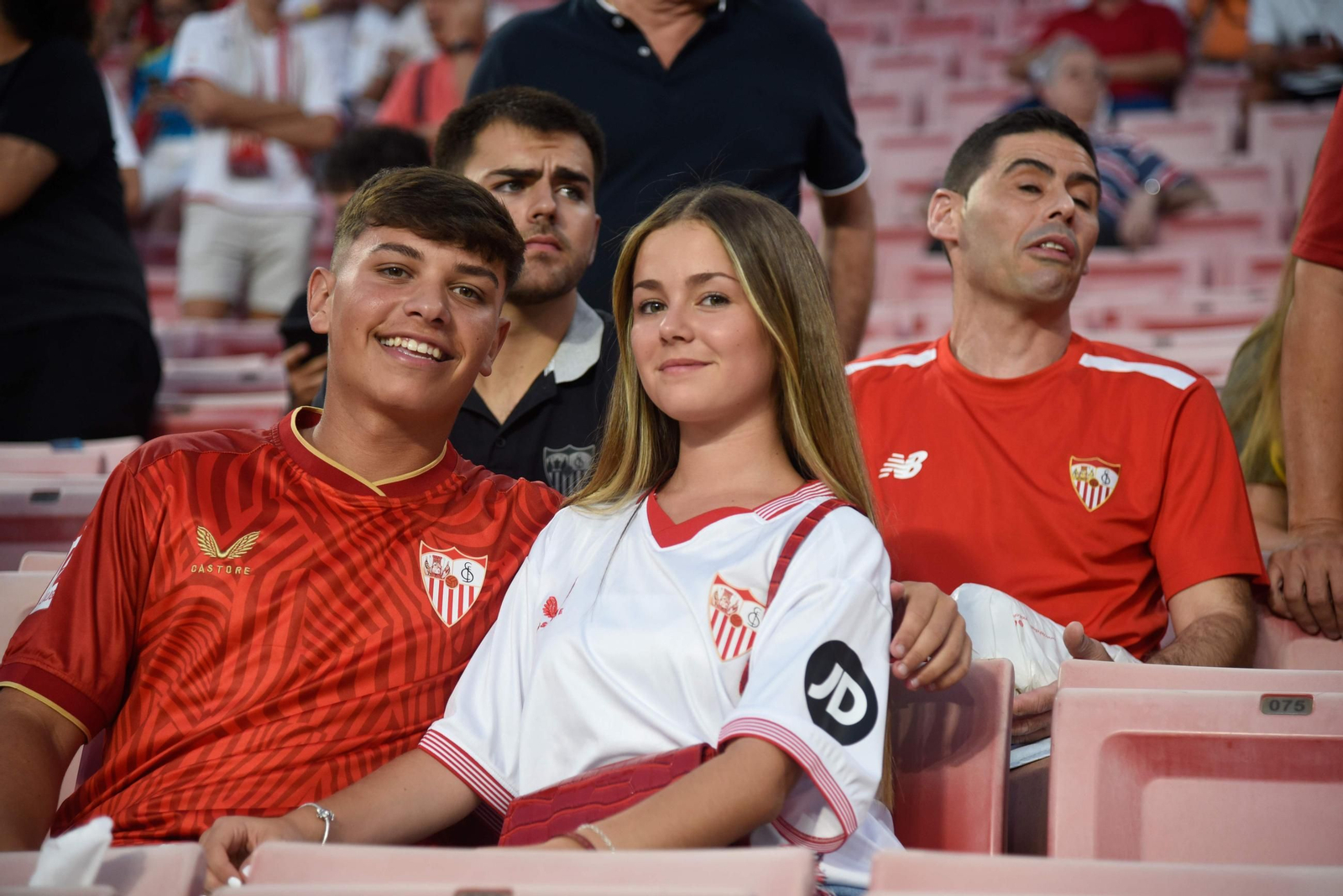 Búscate en las gradas del Pizjuán en el Sevilla Villarreal