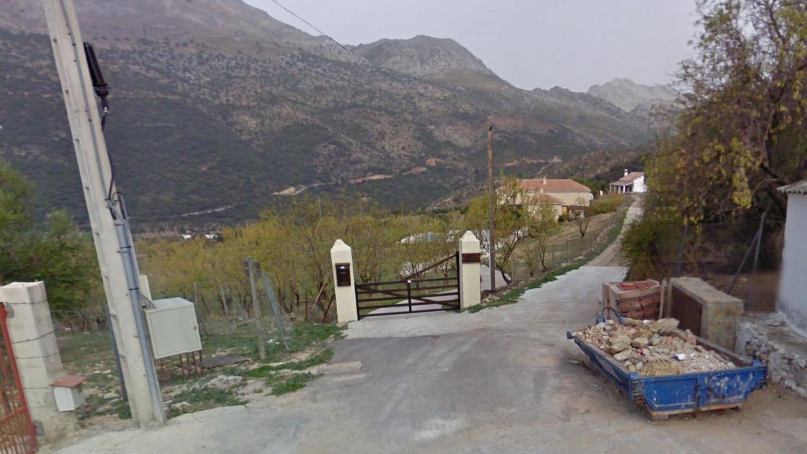 Dejamos Jimera de Líbar bajando por el carril de la derecha.