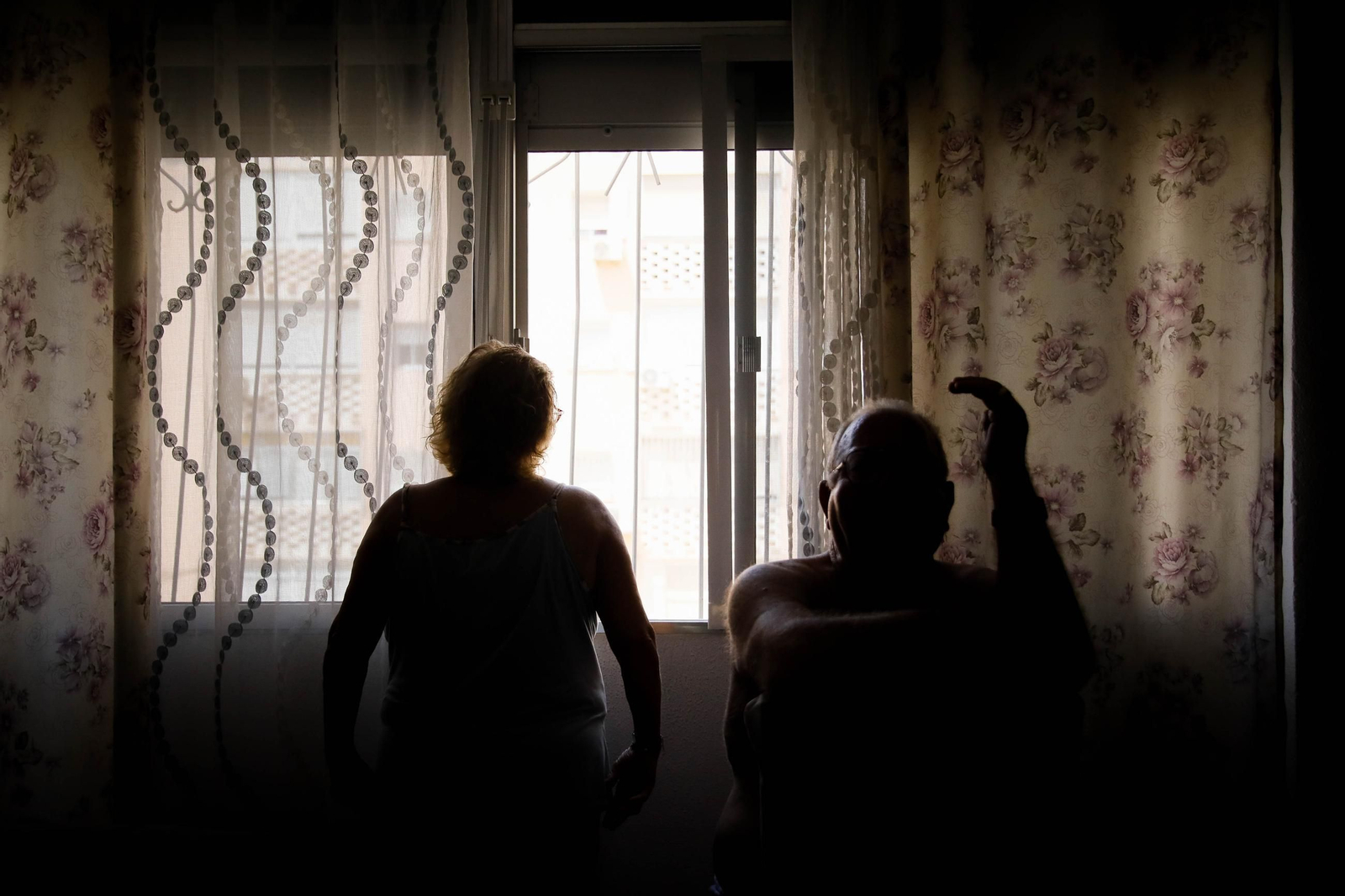 Imágenes de las quejas vecinales ante los cortes de luz en el barrio de pescadería