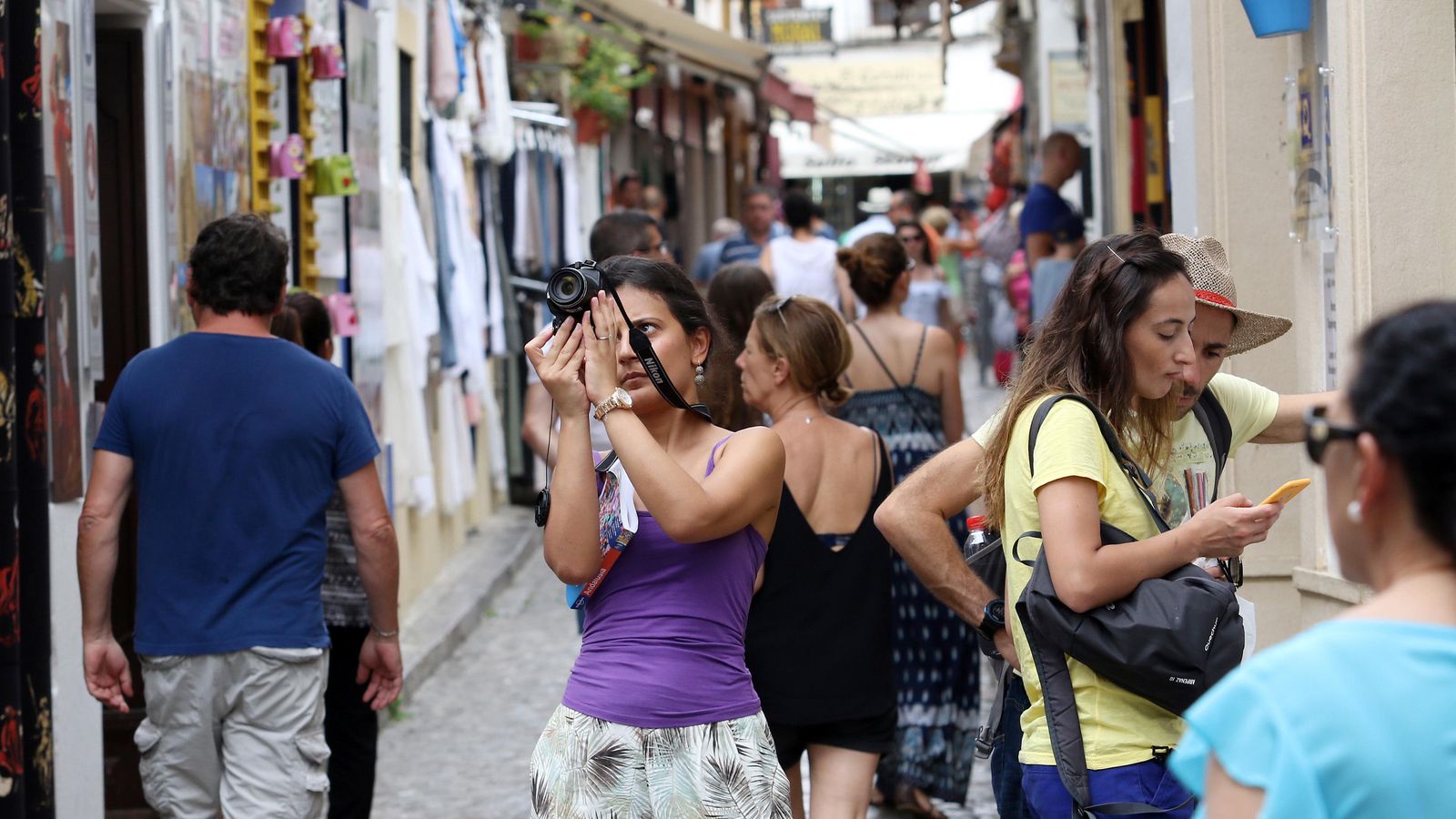 Turistas en la Judería de Córdoba
