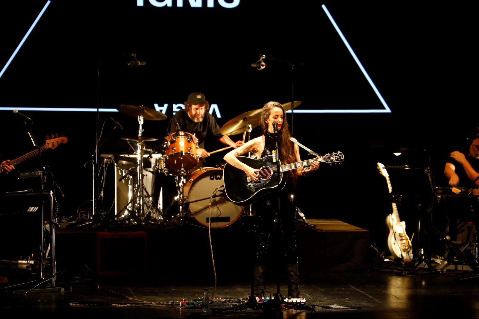 Las mejores imágenes del concierto de Vega en el Festival de la Guitarra de Córdoba