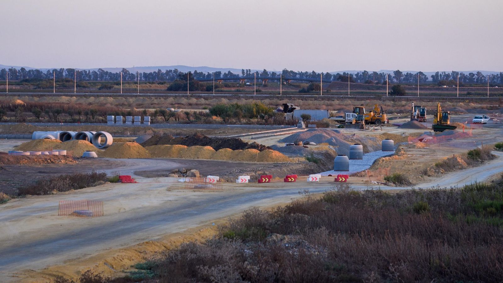 Obras del enlace de la AP-4 con la N-4 a la altura de Los Palacios.