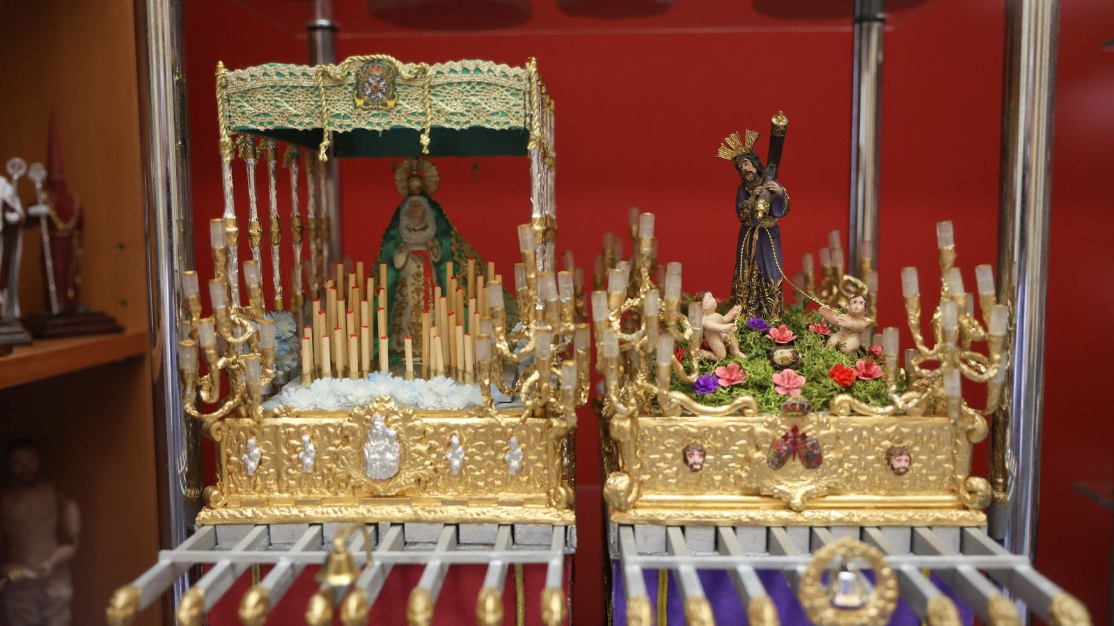 Recreaciones de tronos de Semana Santa.