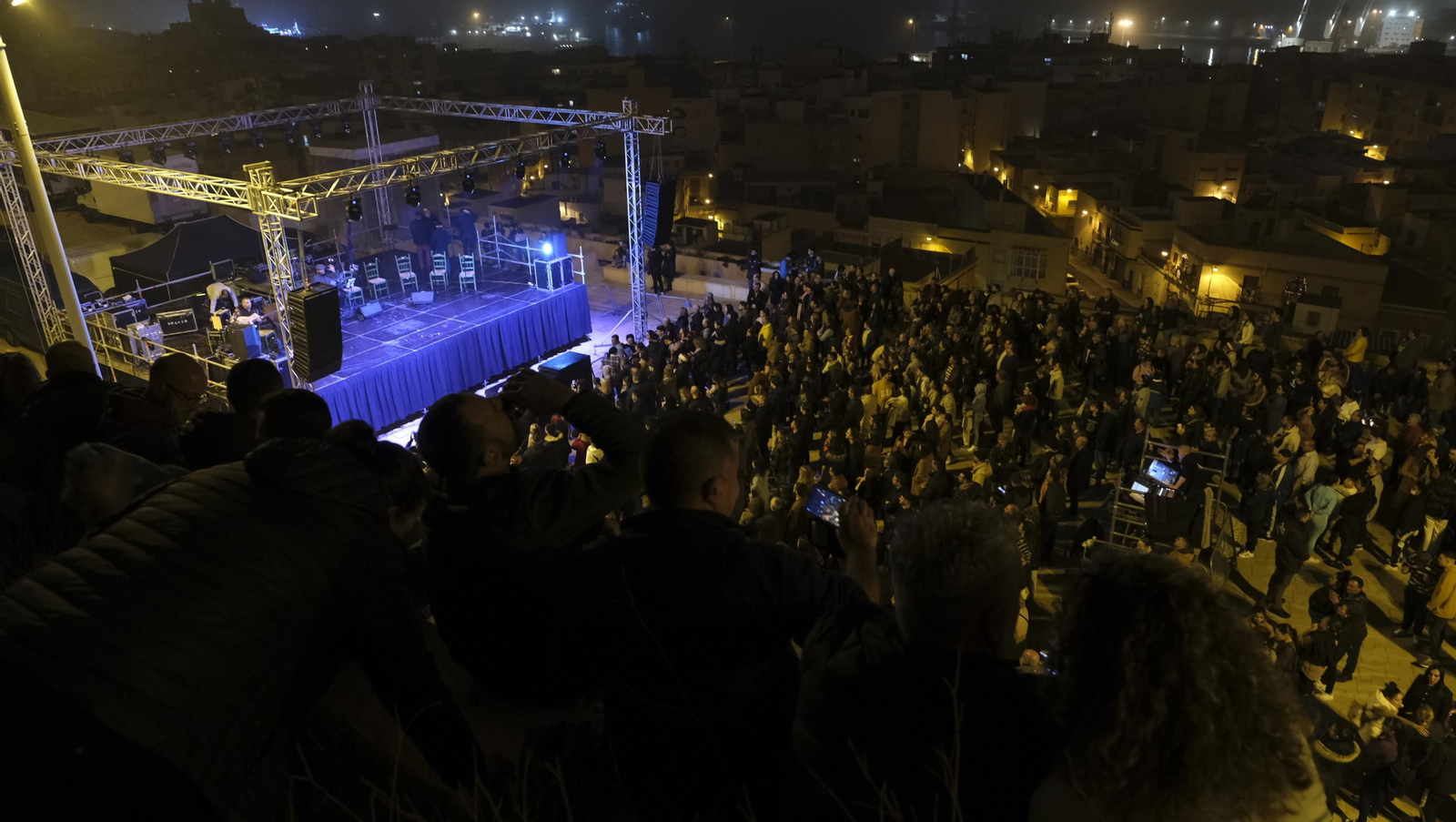 La Noche de las Candelas en el Mesón Gitano de Almería, en imágenes