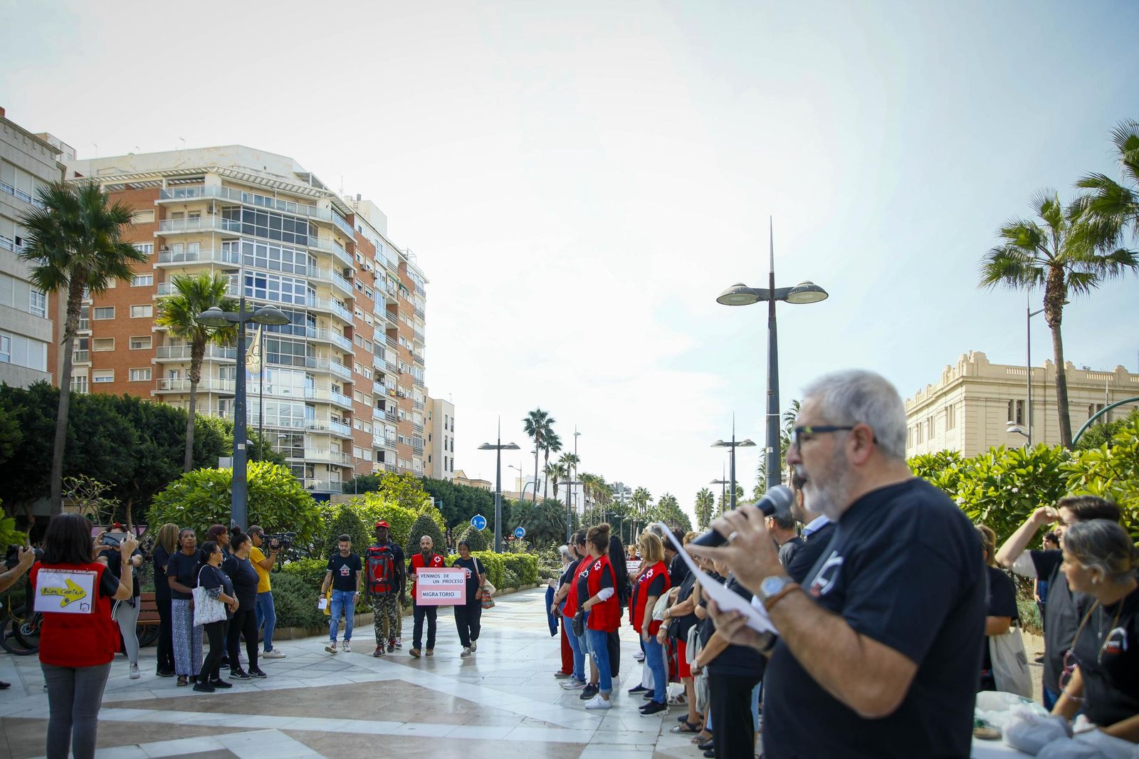 Imágenes de la campaña "Camino de Santiago" para celebrar el día de las personas sin hogar en Almería