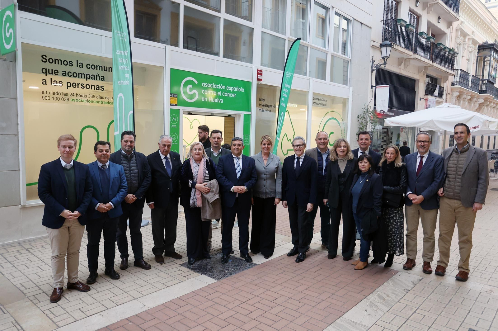 Imágenes de la inauguración de la nueva sede de la "Asociación Española Contra el Cáncer" en Huelva