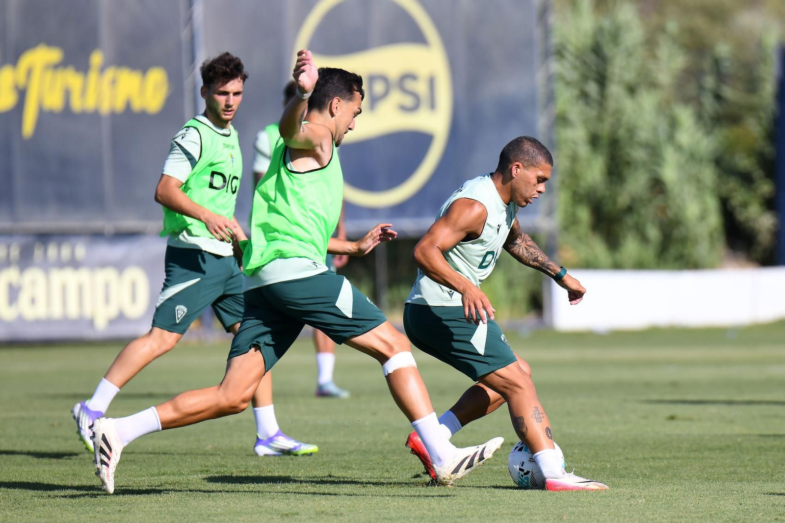 Un entrenamiento del Cádiz.