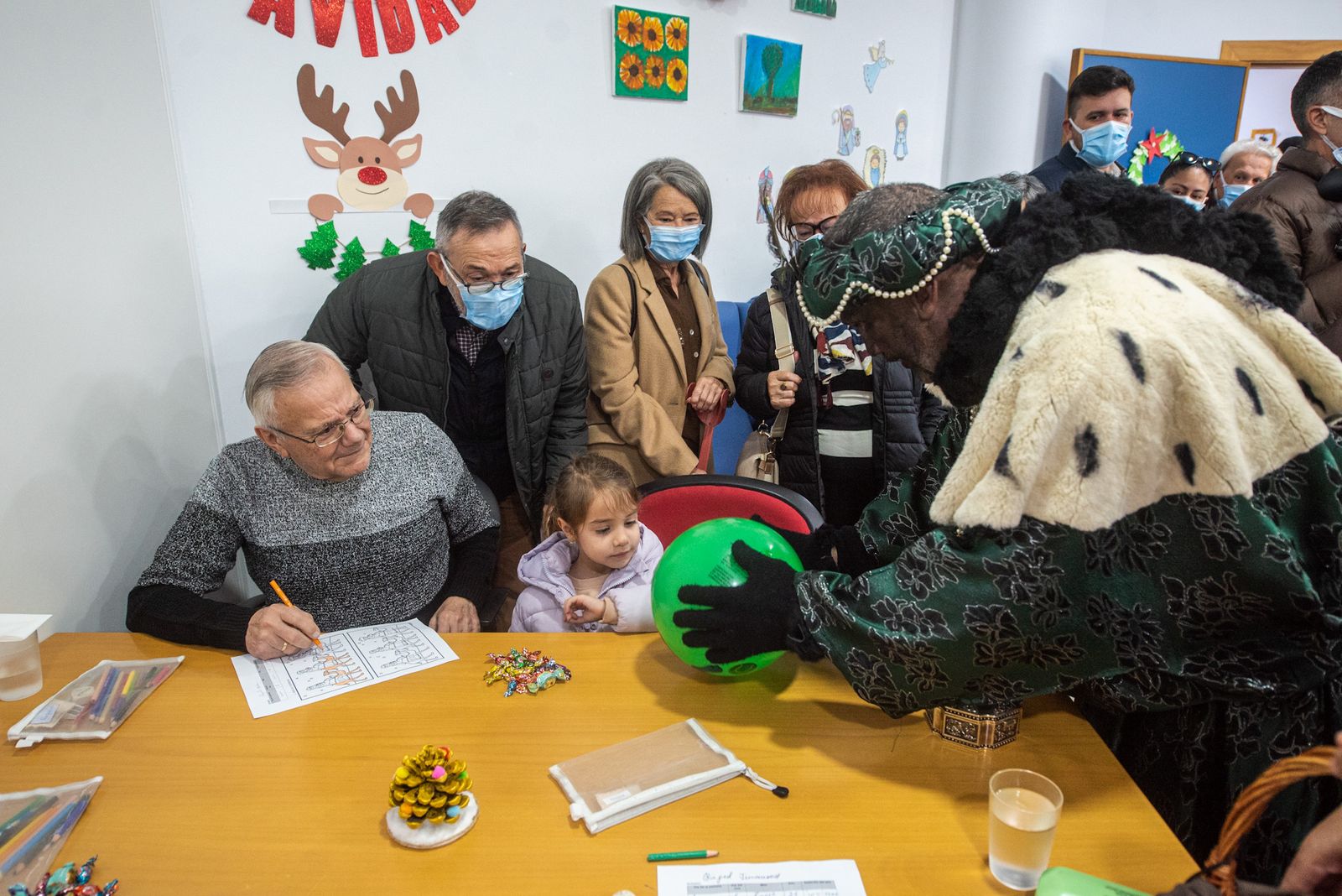 La visita de los Reyes Magos a la asociacion San Rafael de Alzheimer