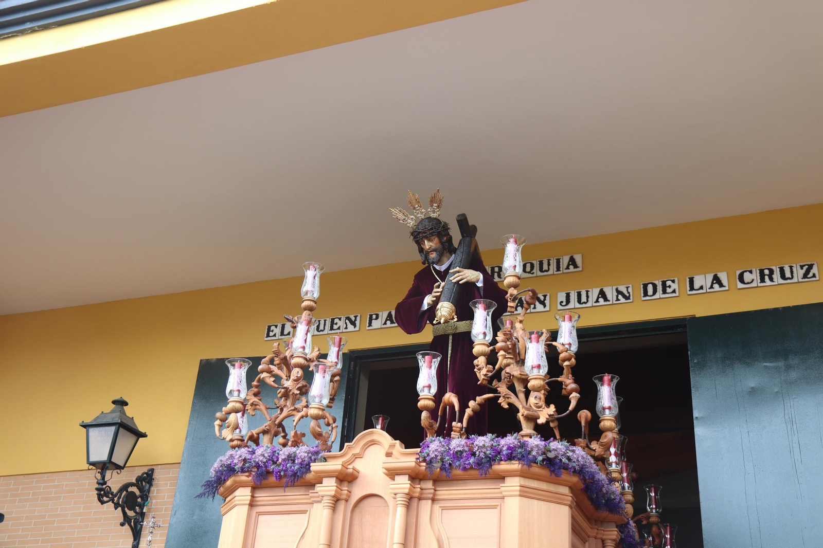 La Hermandad de Padre Pío en la Semana Santa de Sevilla 2025