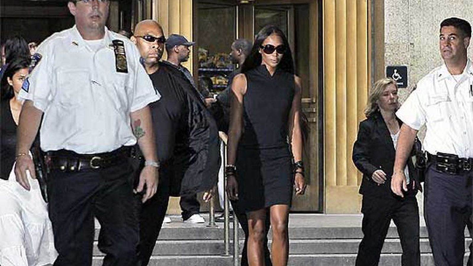 La modelo, saliendo de los juzgados de Manhattan.
