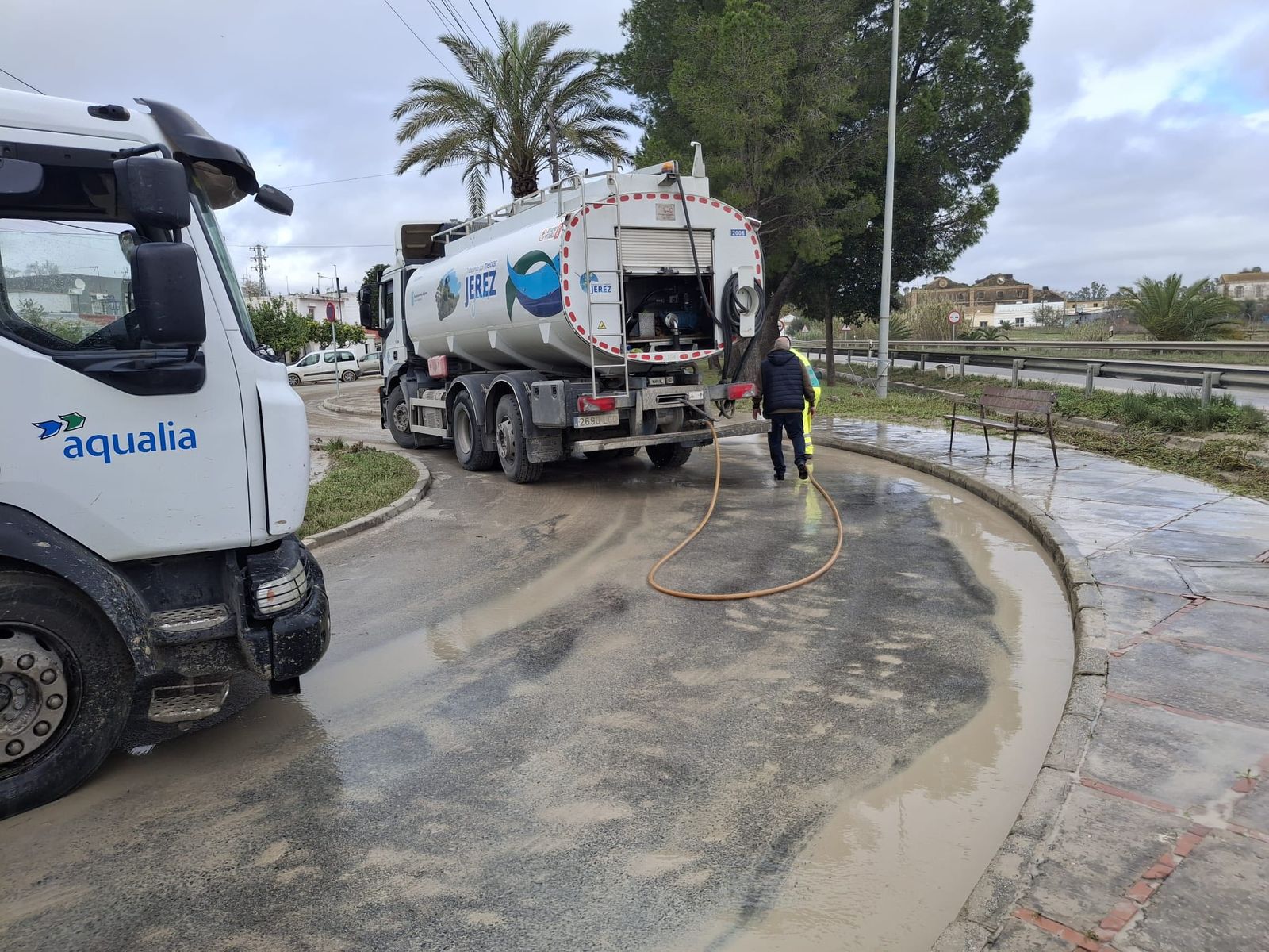 Trabajos de limpieza en la zona rural de Jerez.