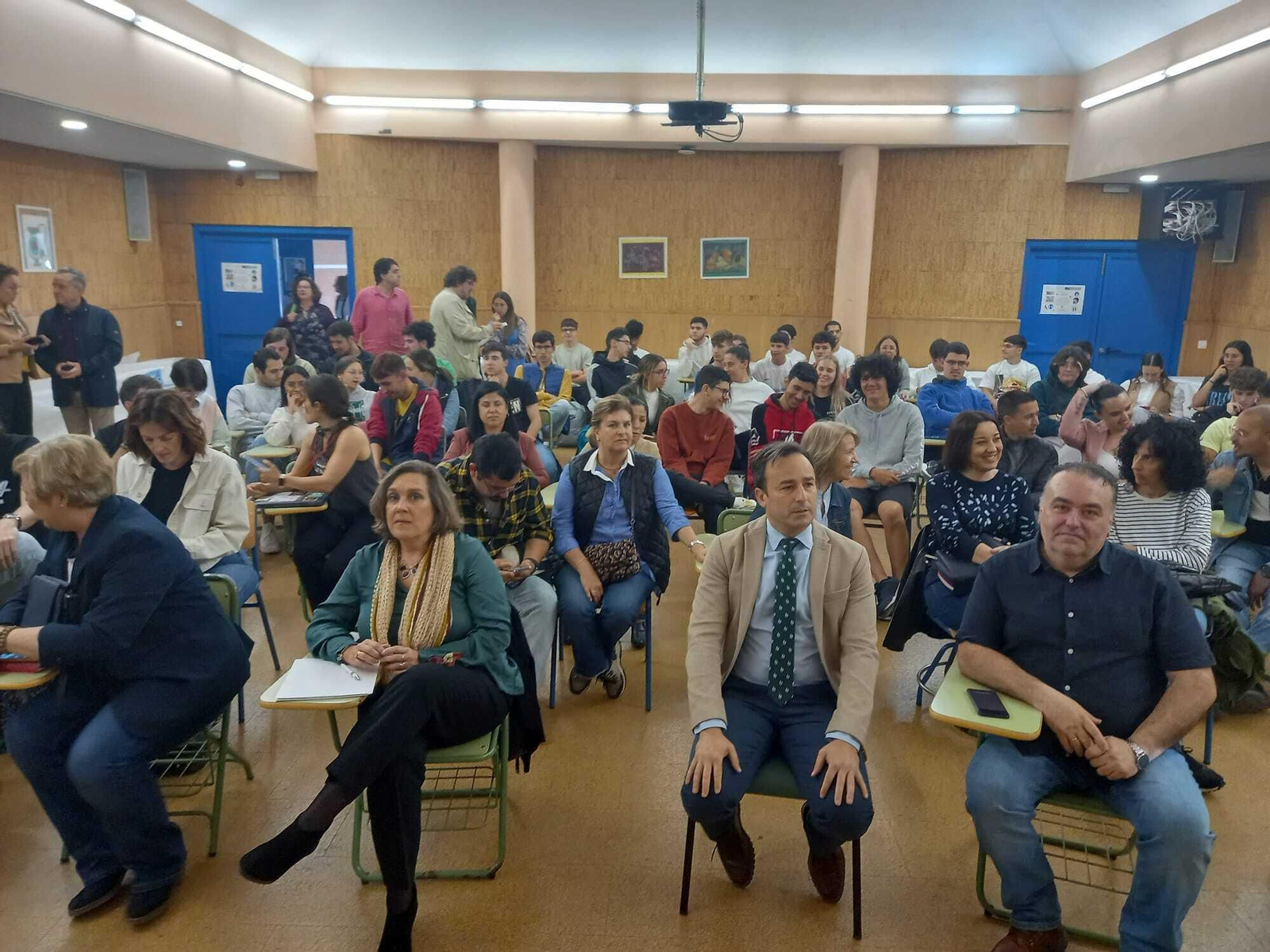 Encuentro en la jornada sobre Formación Profesional Dual.
