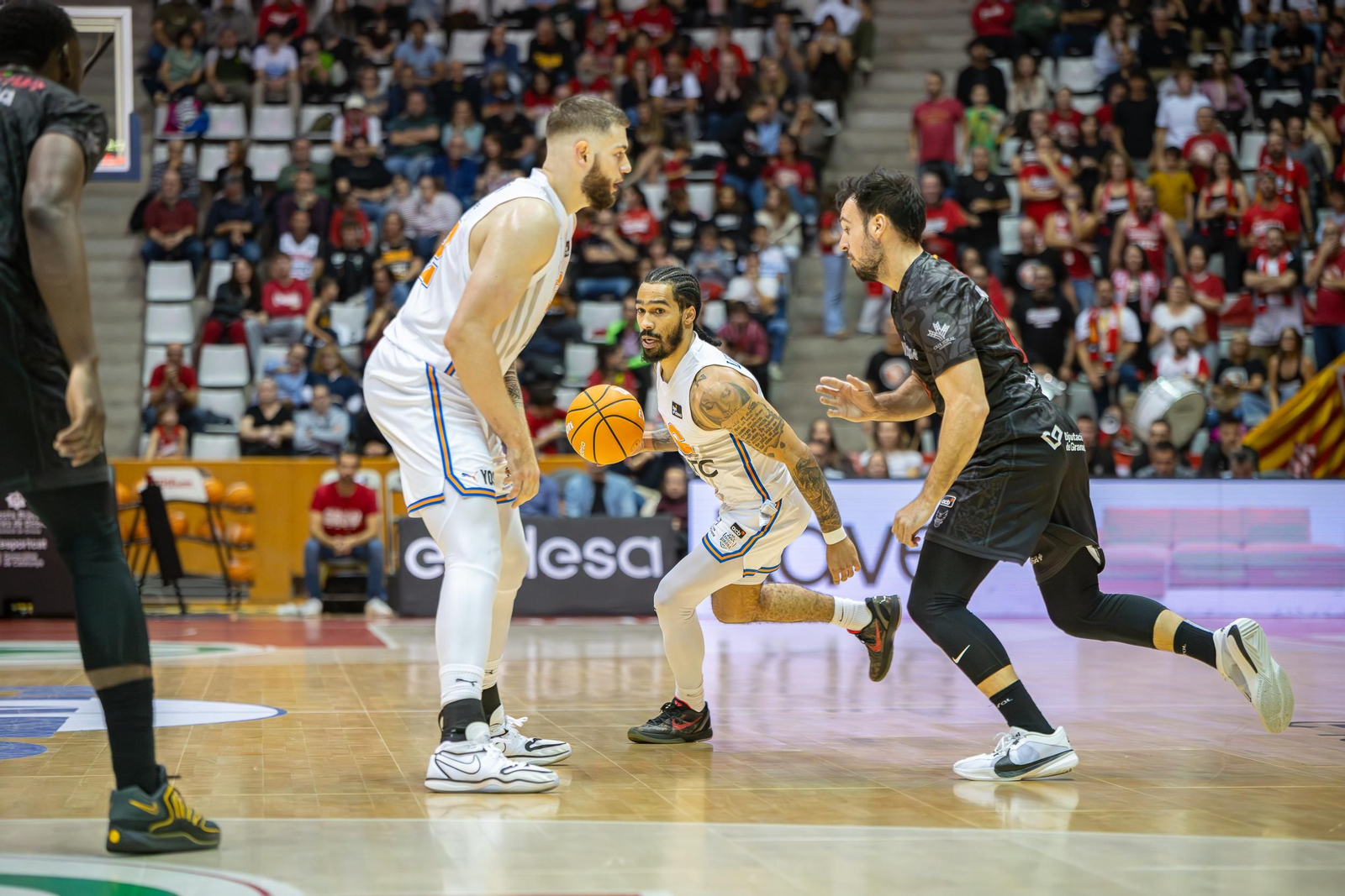 Las imágenes del Bàsquet Girona-Covirán Granada
