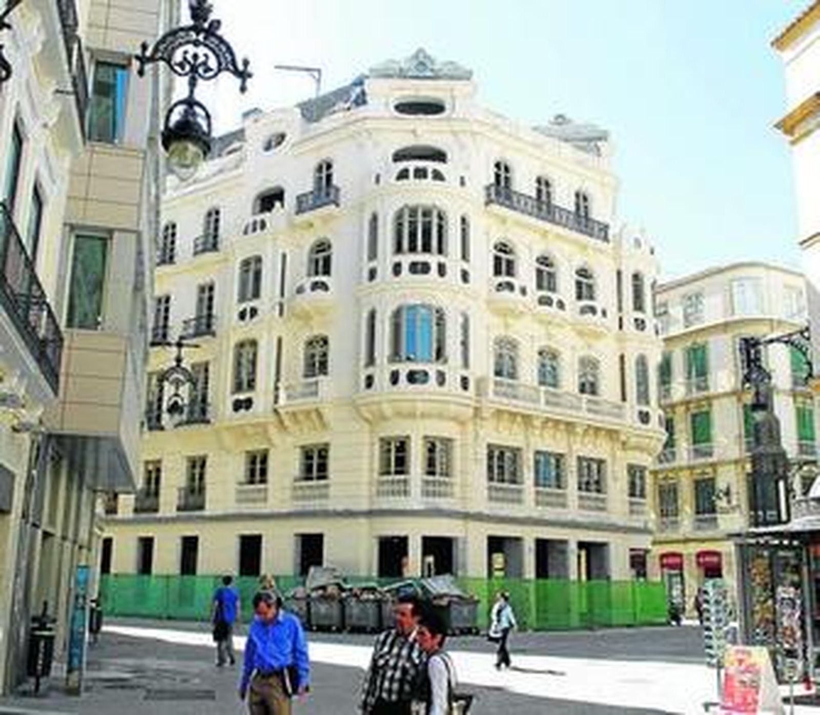 Imagen del edificio Félix Sáenz tras la recuperación de su fachada.