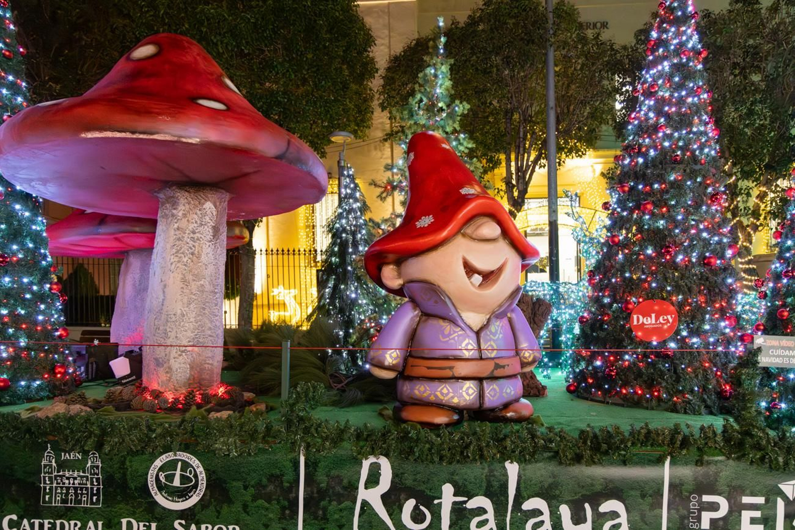 Inauguración en Jaén del alumbrado navideño "Centrylandia"