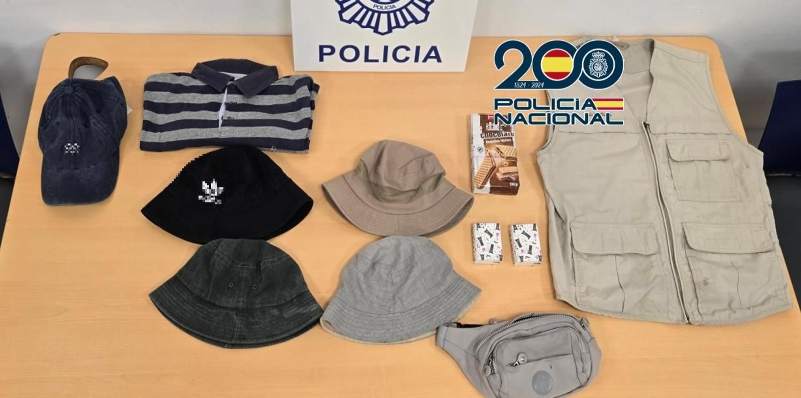 Objetos intervenidos al arrestado.