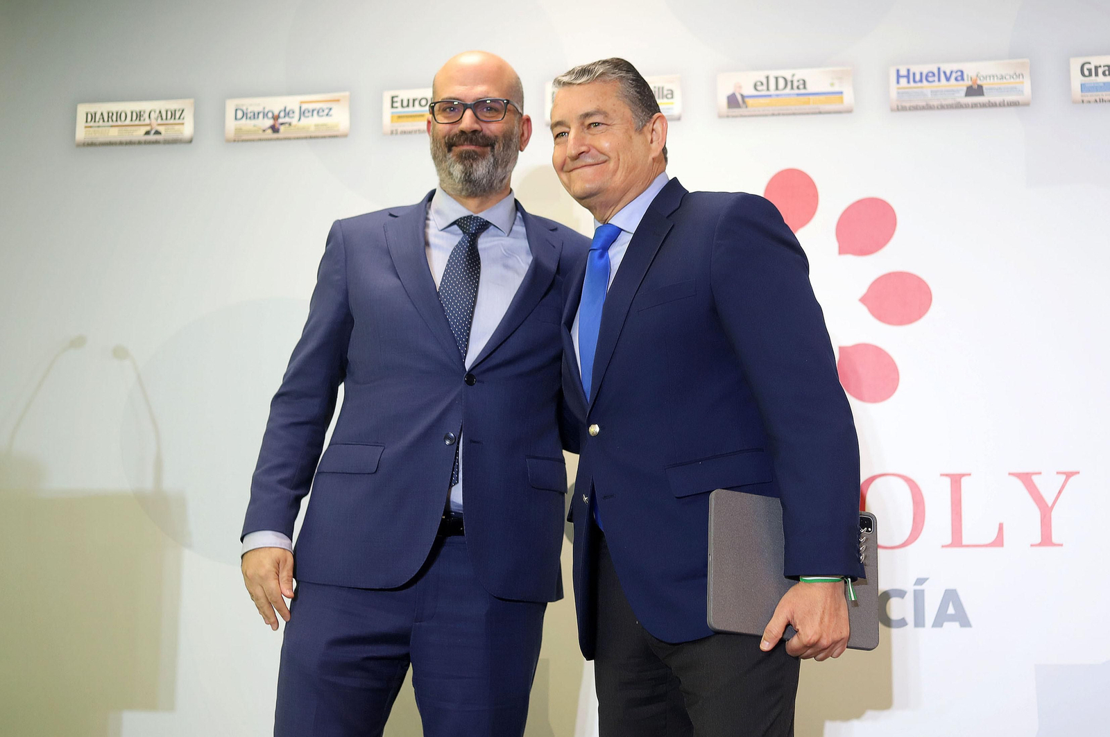 Imágenes del desayuno-coloquio con Antonio Sanz en el Foro Joly Andalucía celebrado en la Lonja de la Innovación del Puerto de Huelva