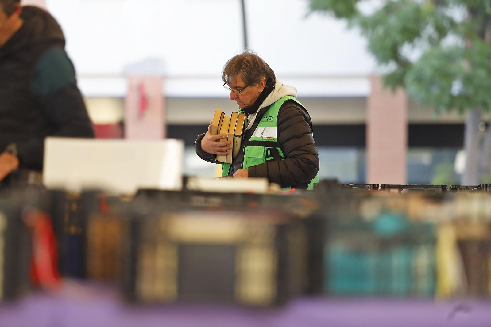 Imágenes del mercadillo solidario de Ayre en Huelva