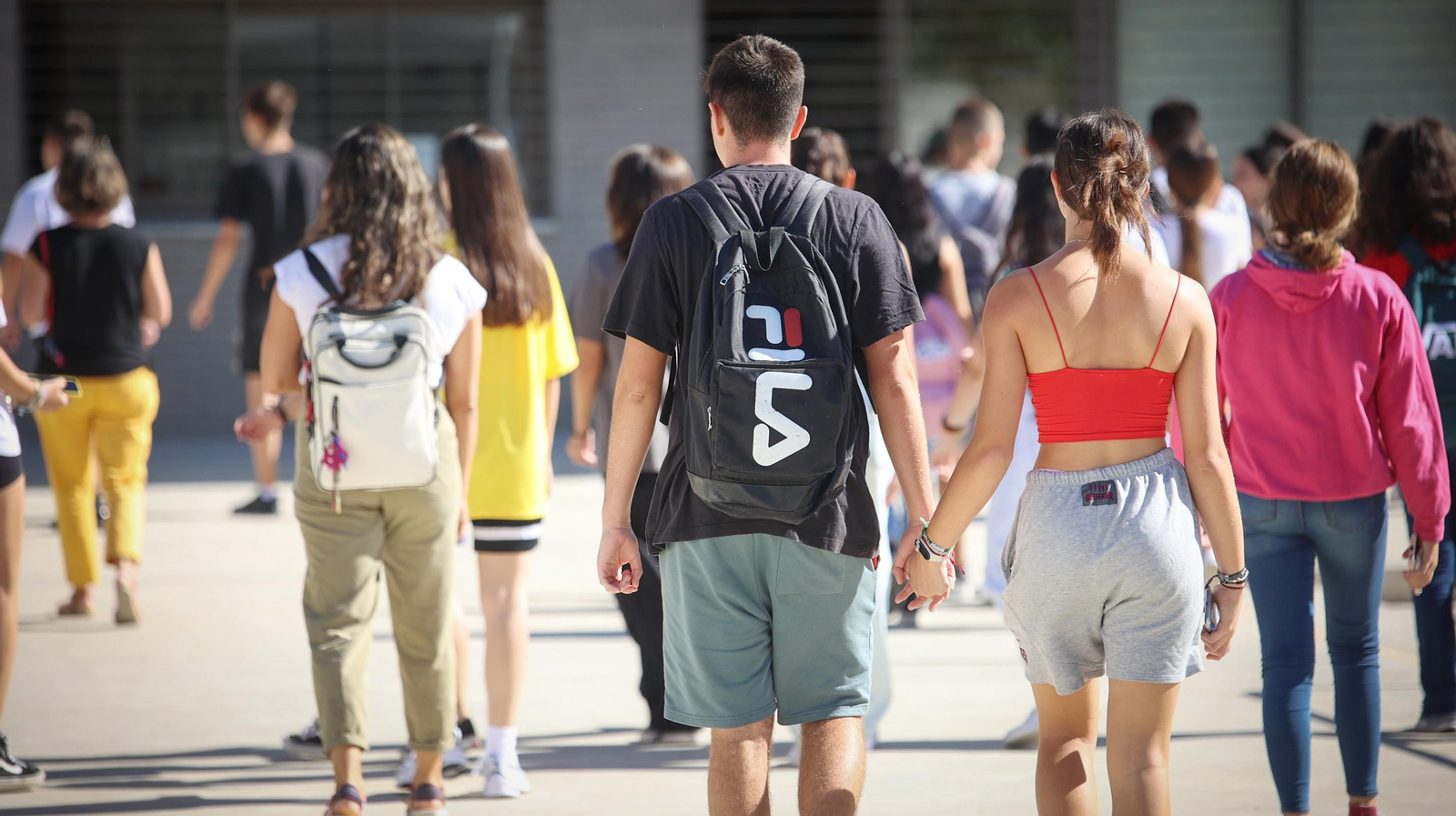 Vuelven las clases al instituto de Jerez después de los  apuñalamientos