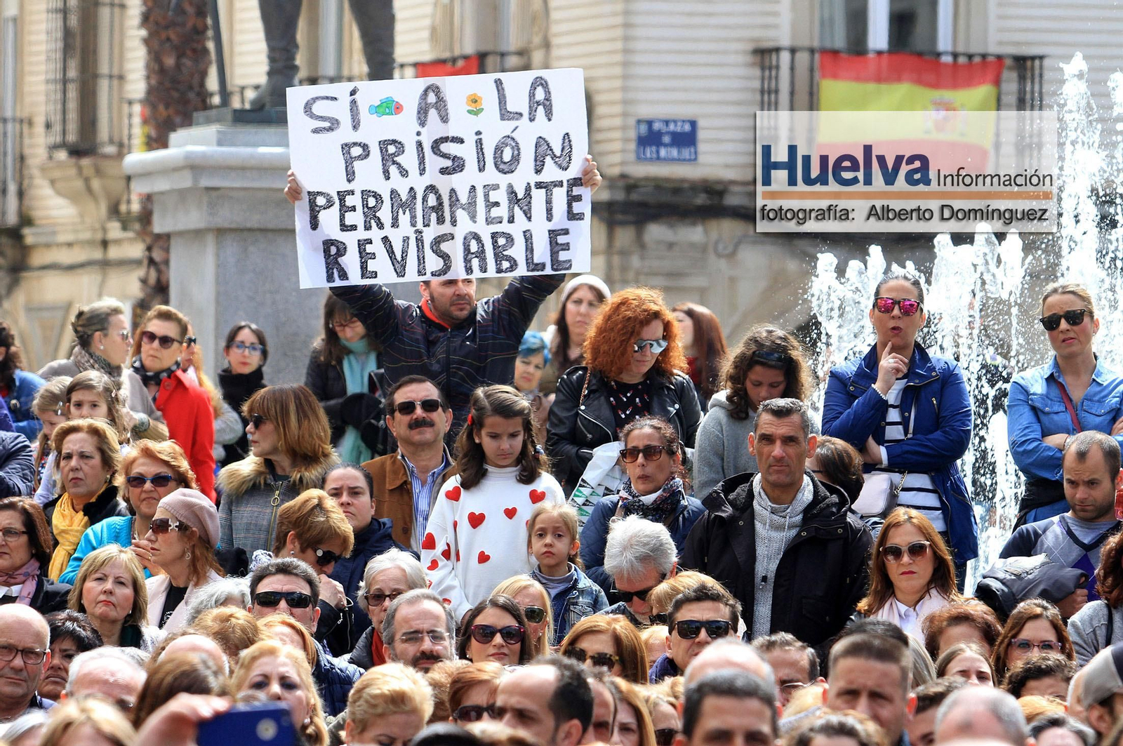 Imágenes de la manifestación contra la derogación de la prisión permanente revisable celebrada en Huelva