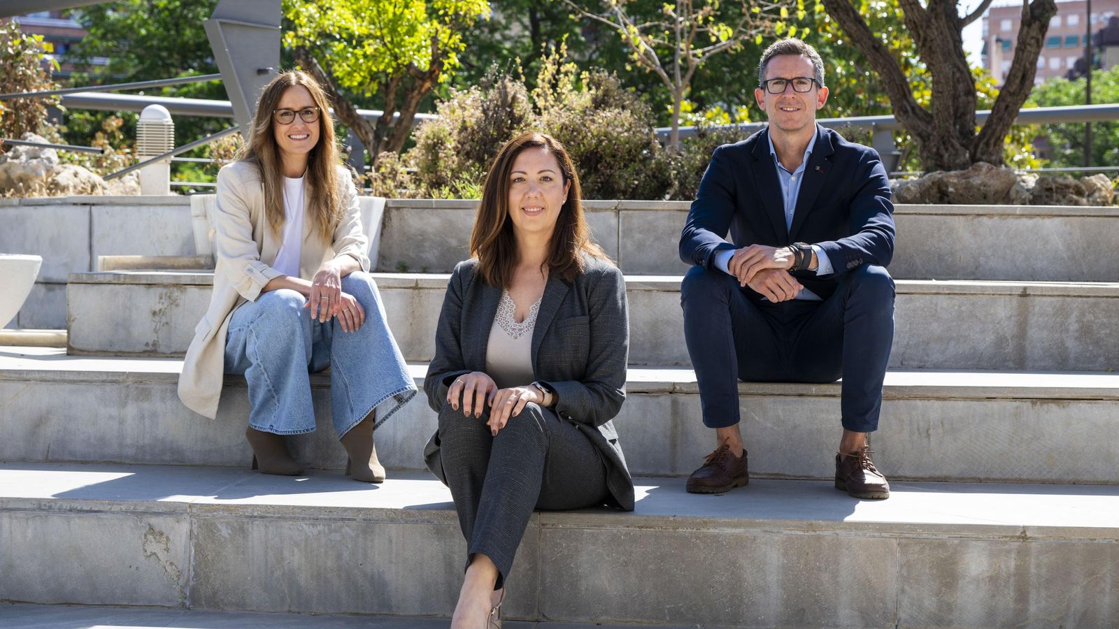 Parte del equipo de Negocio Internacional de Caja Rural Granada.