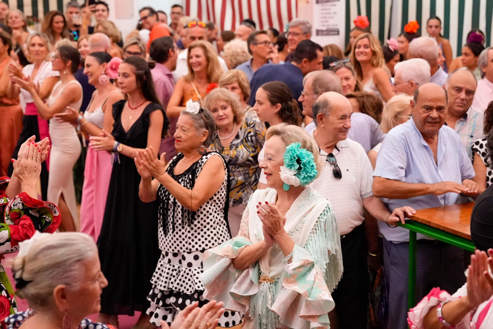 Así bailan en el concurso de sevillanas de La Lola de la fería de Almería