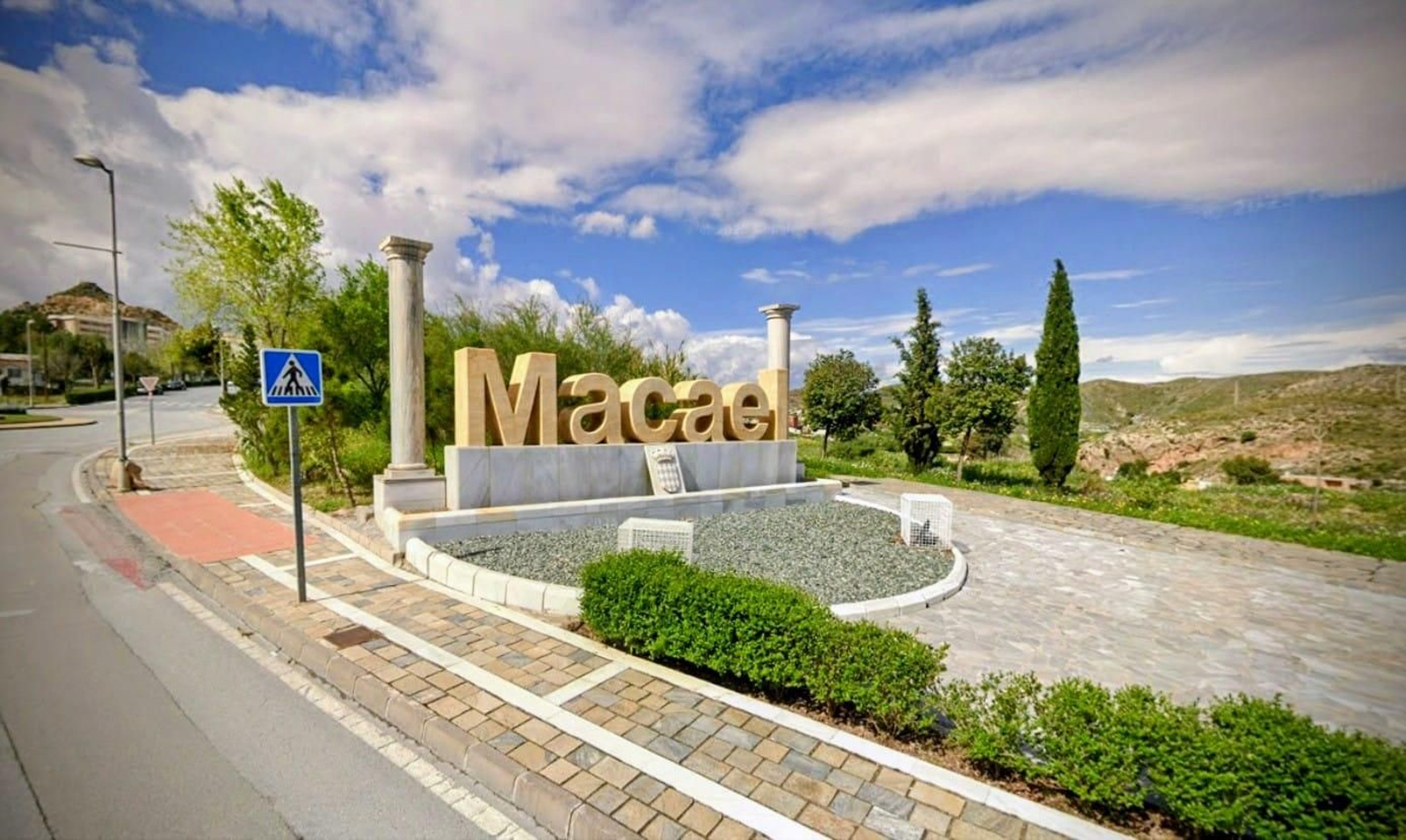 Entrada a la localidad almeriense de Macael.