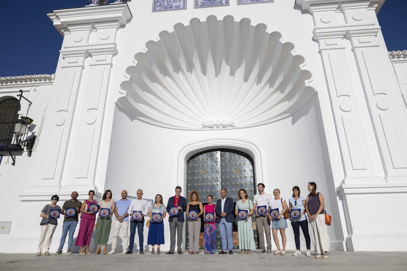 Reunión de la presidenta de la Diputación y de las entidades participantes en El Rocío.