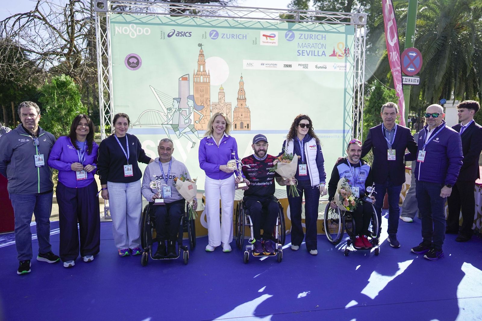 Así ha sido la entrega de premios del Zúrich Maraton de Sevilla 2026