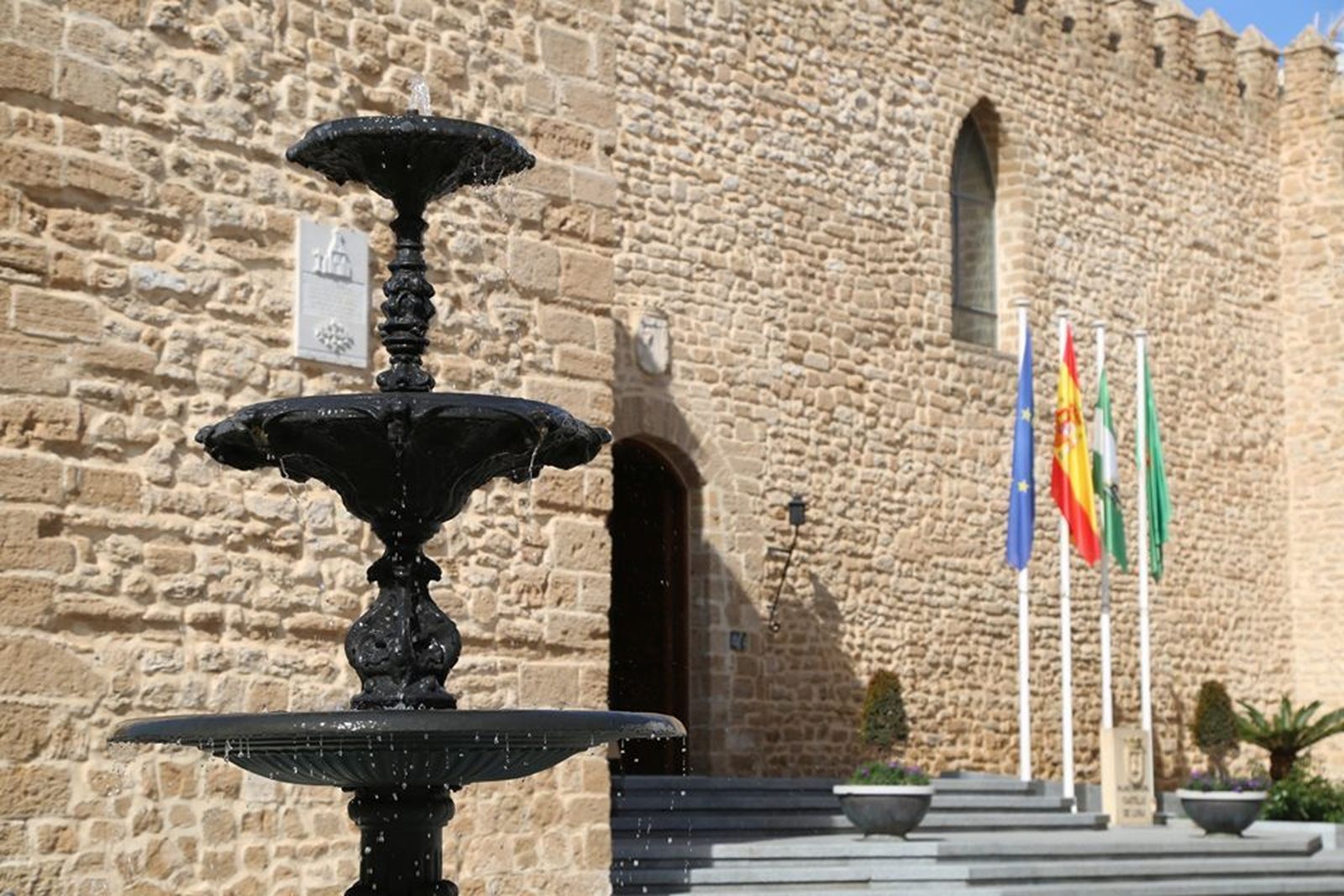 El Ayuntamiento de Rota suspende el pago de numerosas tasas municipales por la crisis del coronavirus.