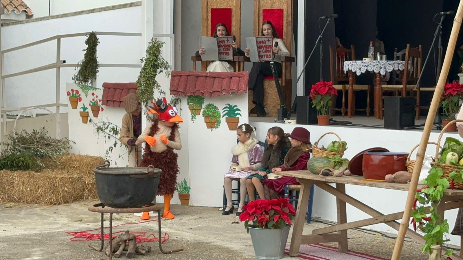 El indulto del pavo: humor y tradición se dan la mano en el teatro navideño de Torrecera