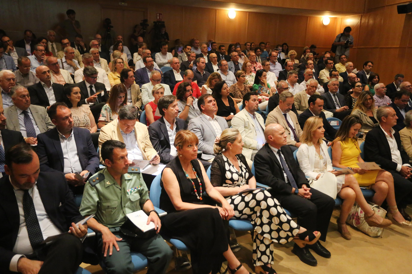 Presentación memoria de la Aiqbe en imágenes