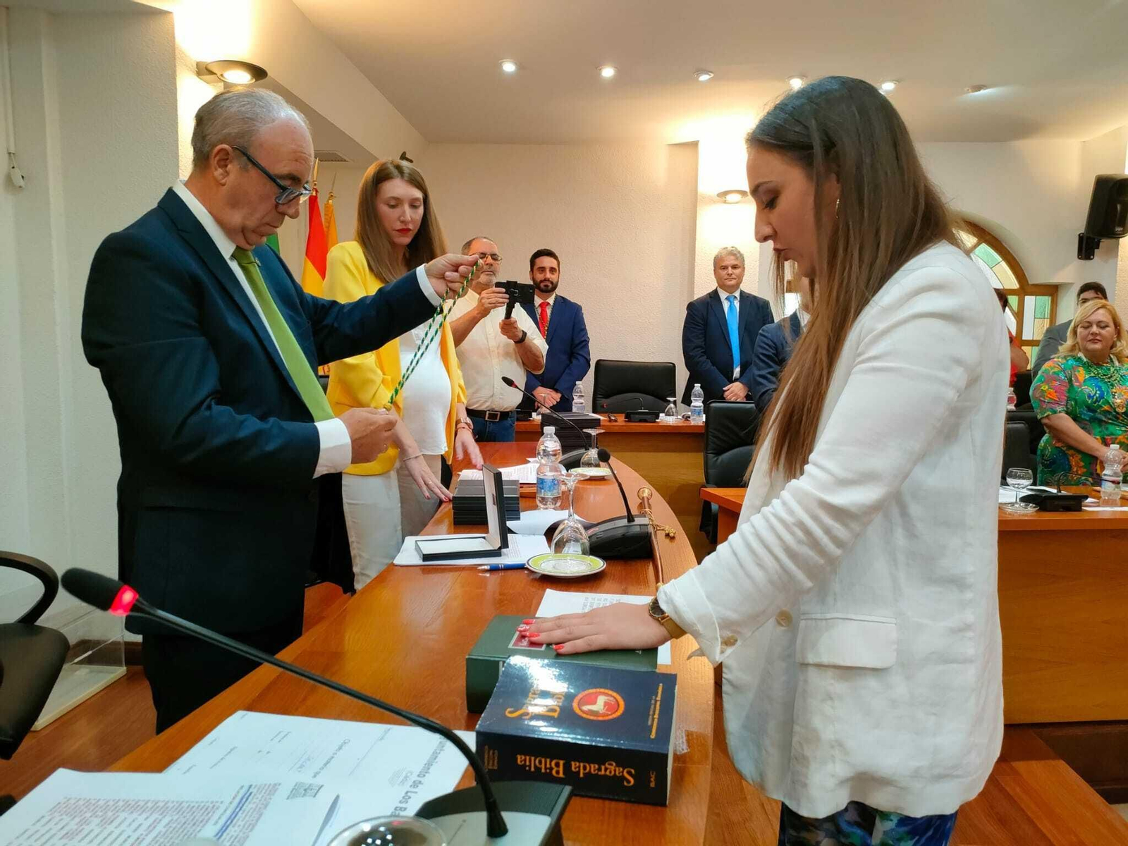 La investidura de Miguel Alconchel como alcalde de Los Barrios, en imágenes