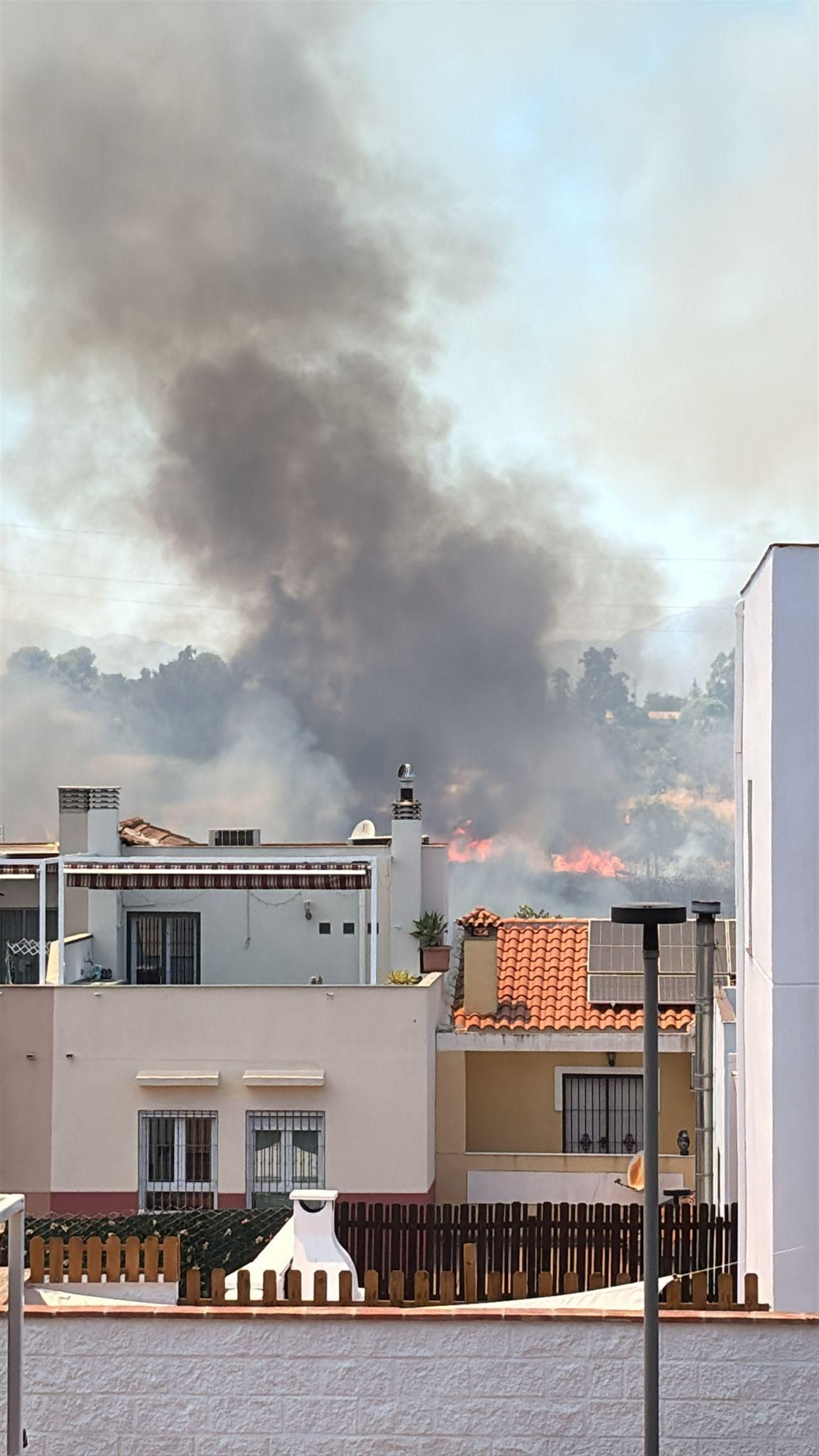 Incendio en la entrada al PTA