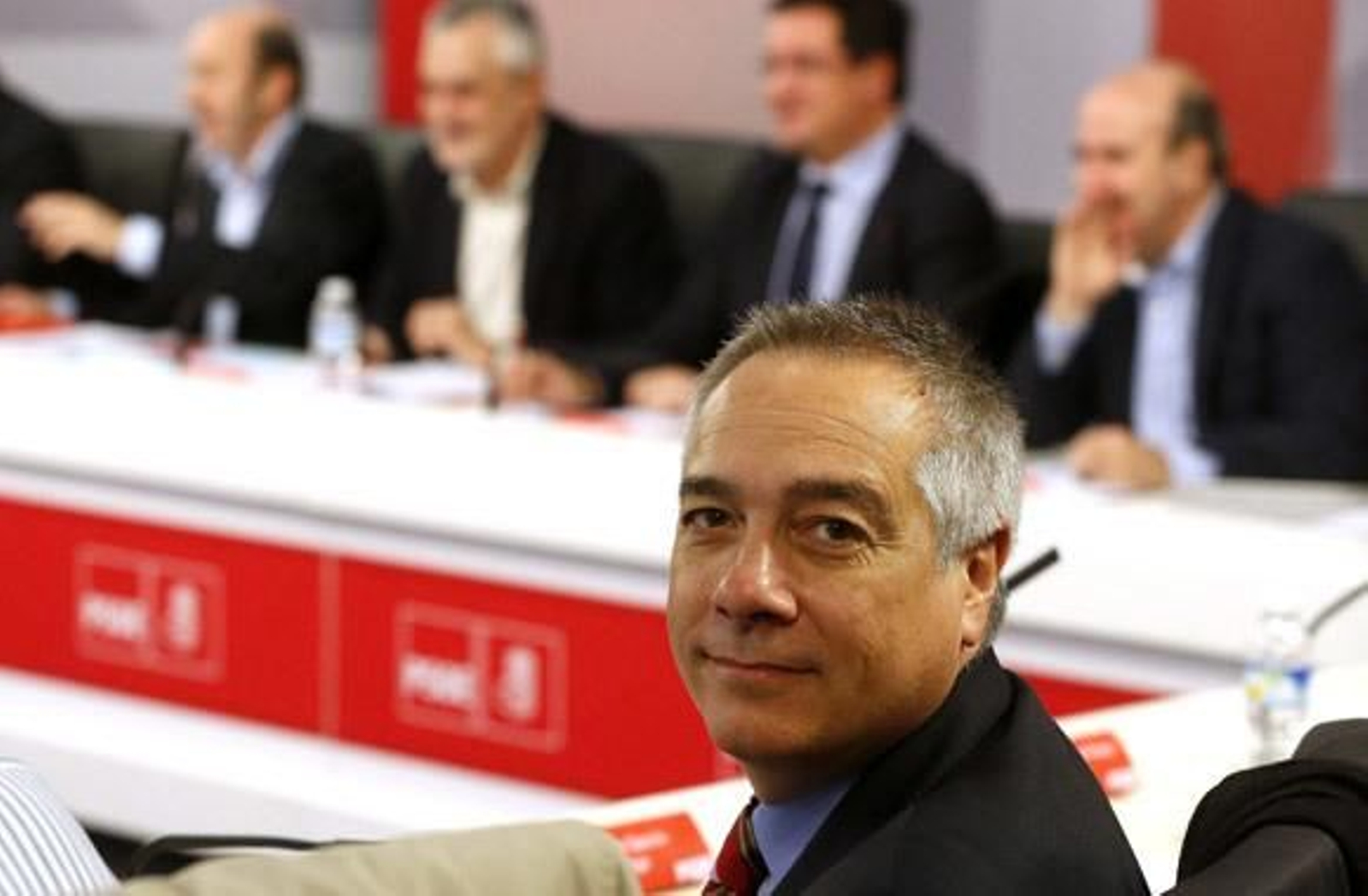 Pere Navarro no dejará su cargo en el PSC y descarta un congreso extraordinario