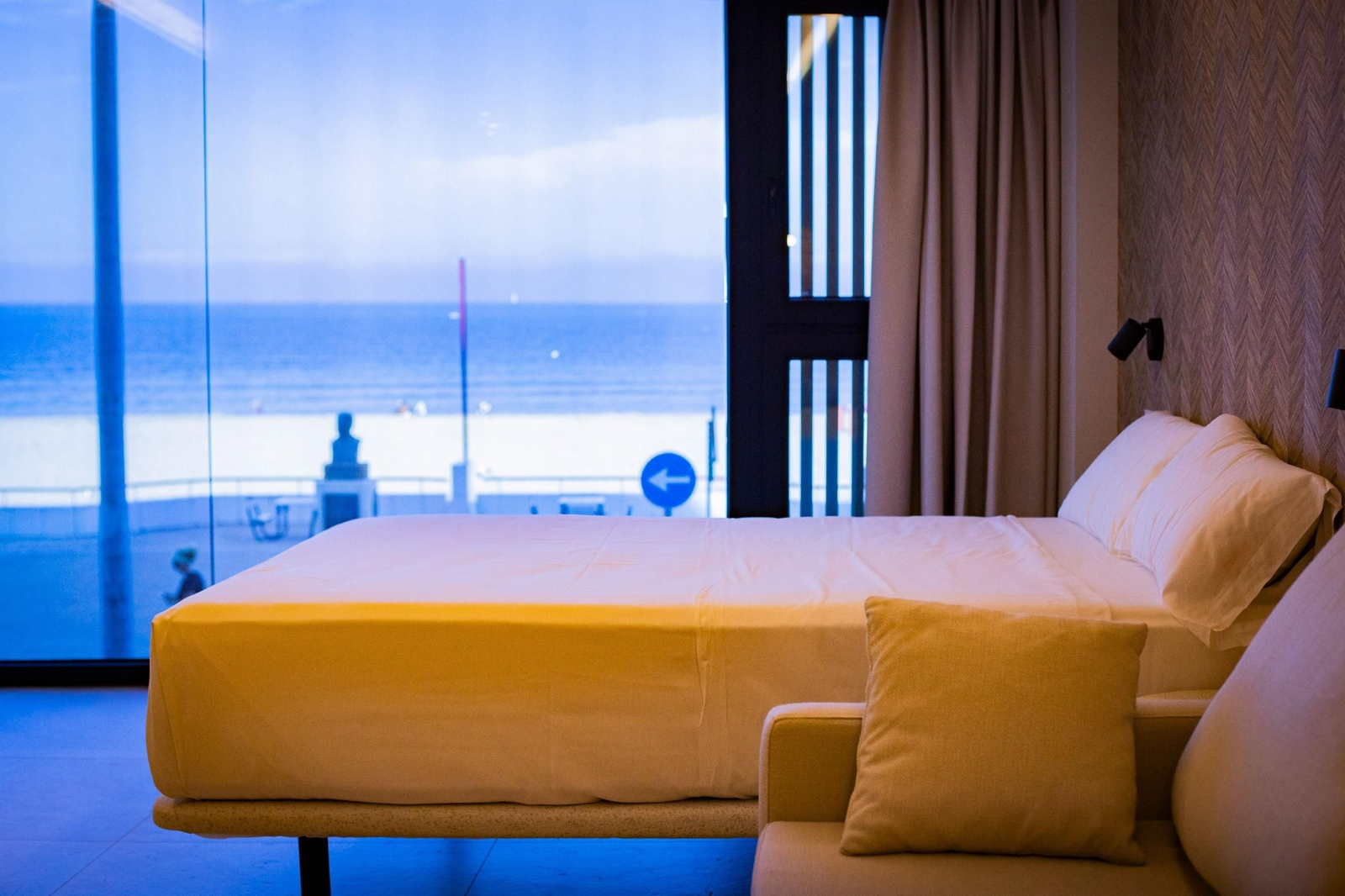 Los Apartamentos Playa Victoria de Cádiz abren sus puertas al público