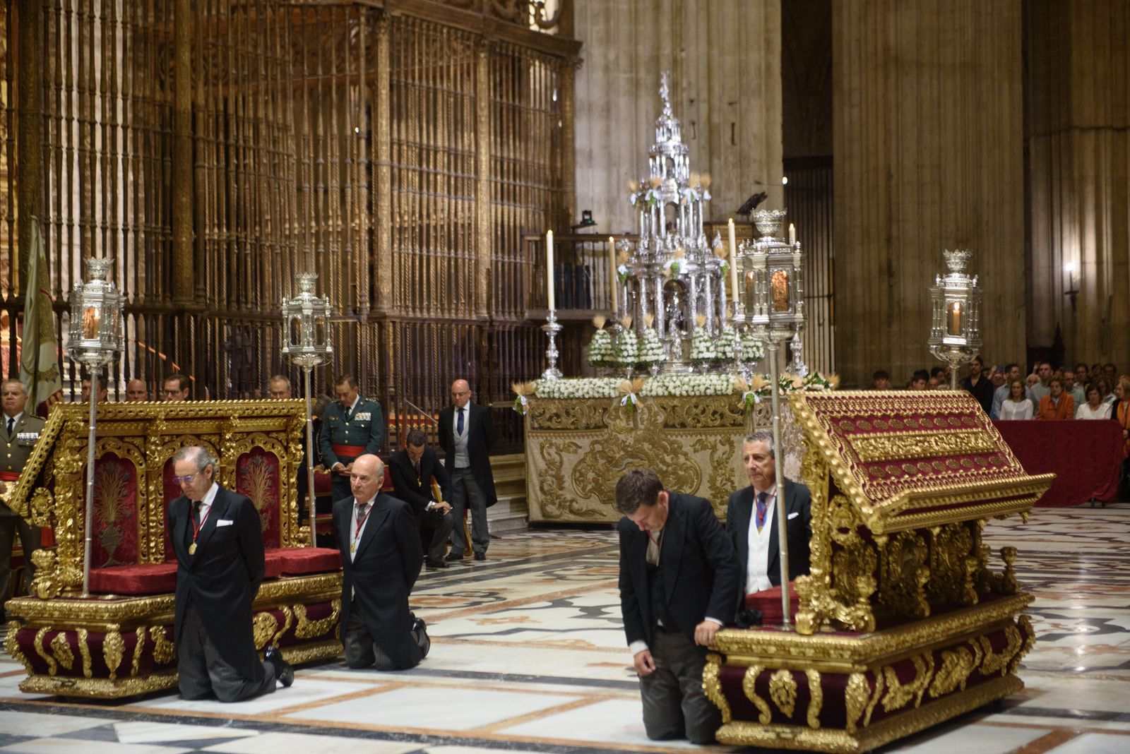 Las fotografías de un Corpus insólito en Sevilla