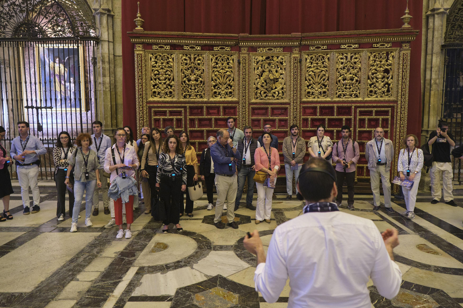 Recorrido de la visita por las cubiertas de la Catedral de Sevilla, al atardecer