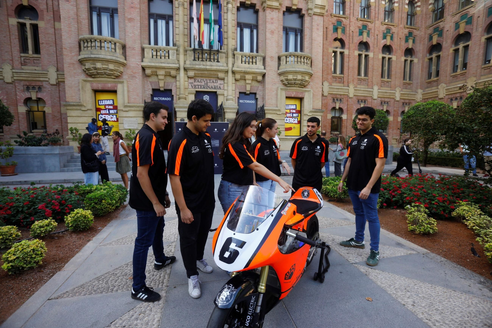 La presentación de la moto desarrollada por estudiantes de Córdoba, en imágenes