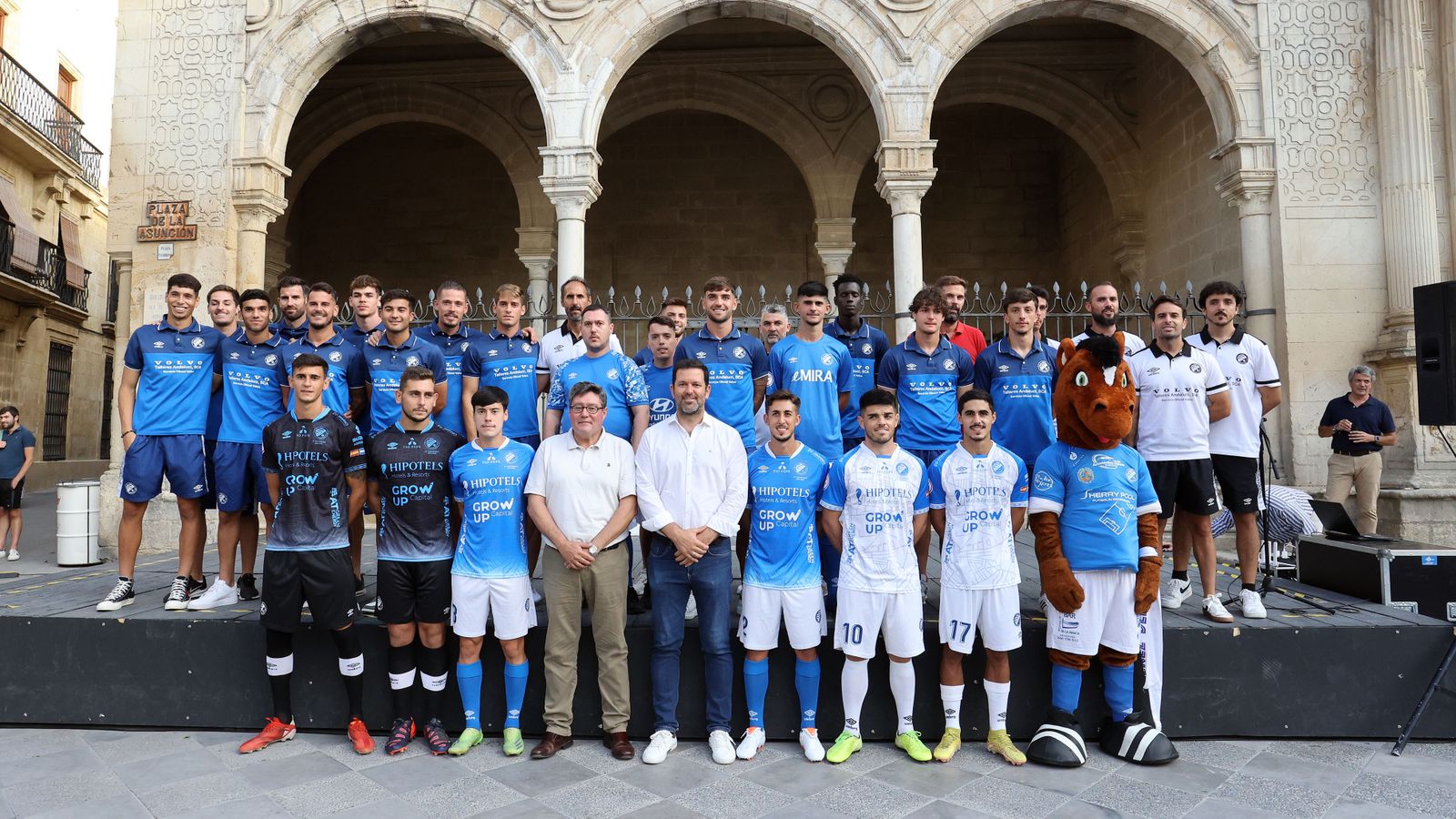 Presentación nuevas equipaciones del Xerez DFC 23-24