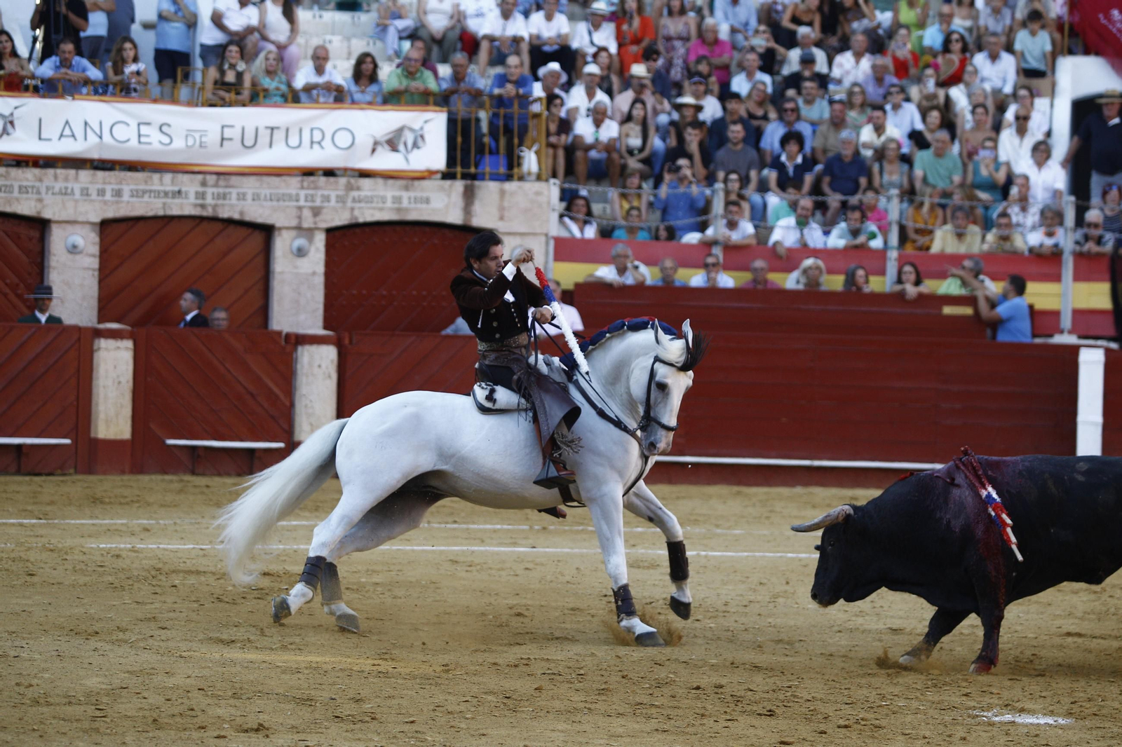 Las mejores imágenes de la corrida de toros de Diego Ventura, Talavante y Pablo Aguado, en Almería